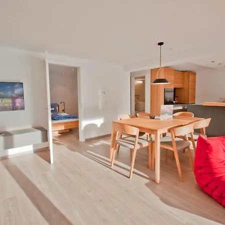 Kamanga Apartment *